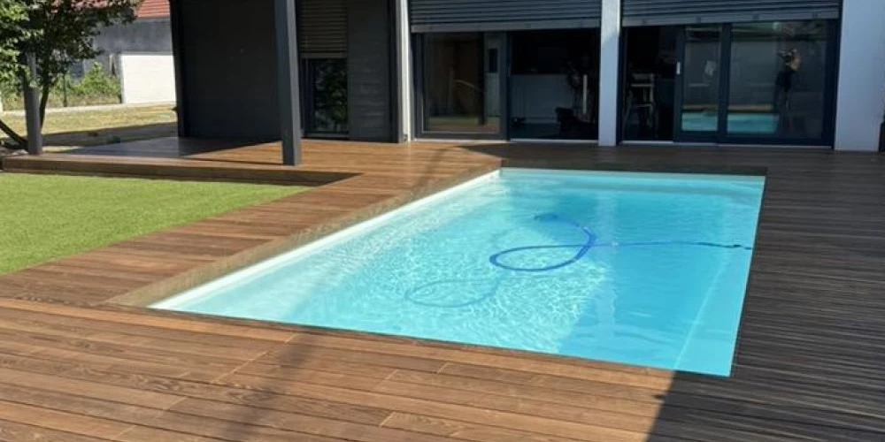 Plage de piscine en Thermofrêne Grad® à Oberhoffen-sur-Moder