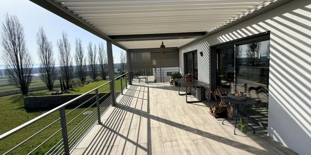 Terrasse grès cérame et pergola bioclimatique à Buhl (67)