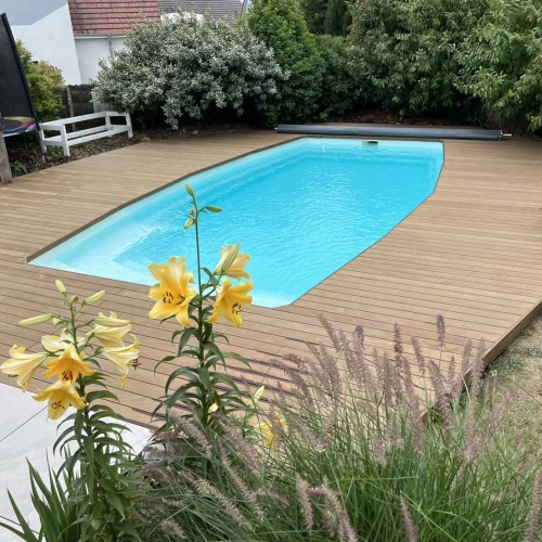 page real - slide 1 -pool-house