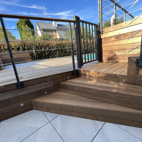 Escaliers et banc sur mesure avec garde-corps bois, inox et aluminium à Strasbourg-Robertsau – BH Solutions