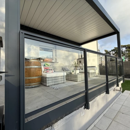 Garde-corps vitré et pergola bioclimatique à Bischwiller – BH Solutions