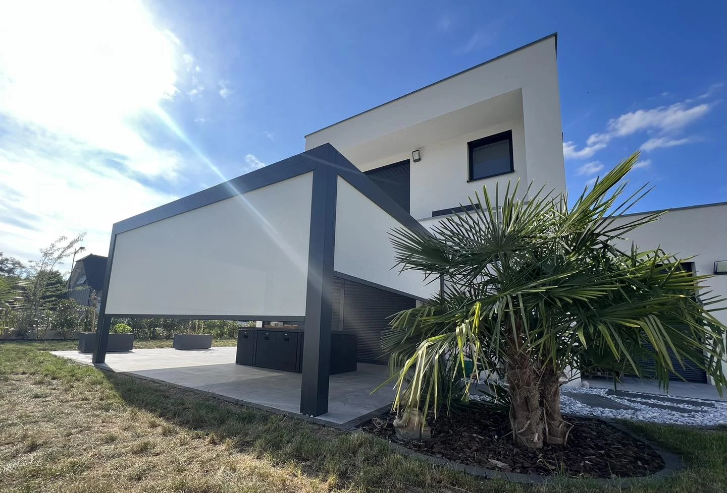 Pergola aluminium posée à Oberhoffen-sur-Moder, près de Bischwiller – BH Solutions