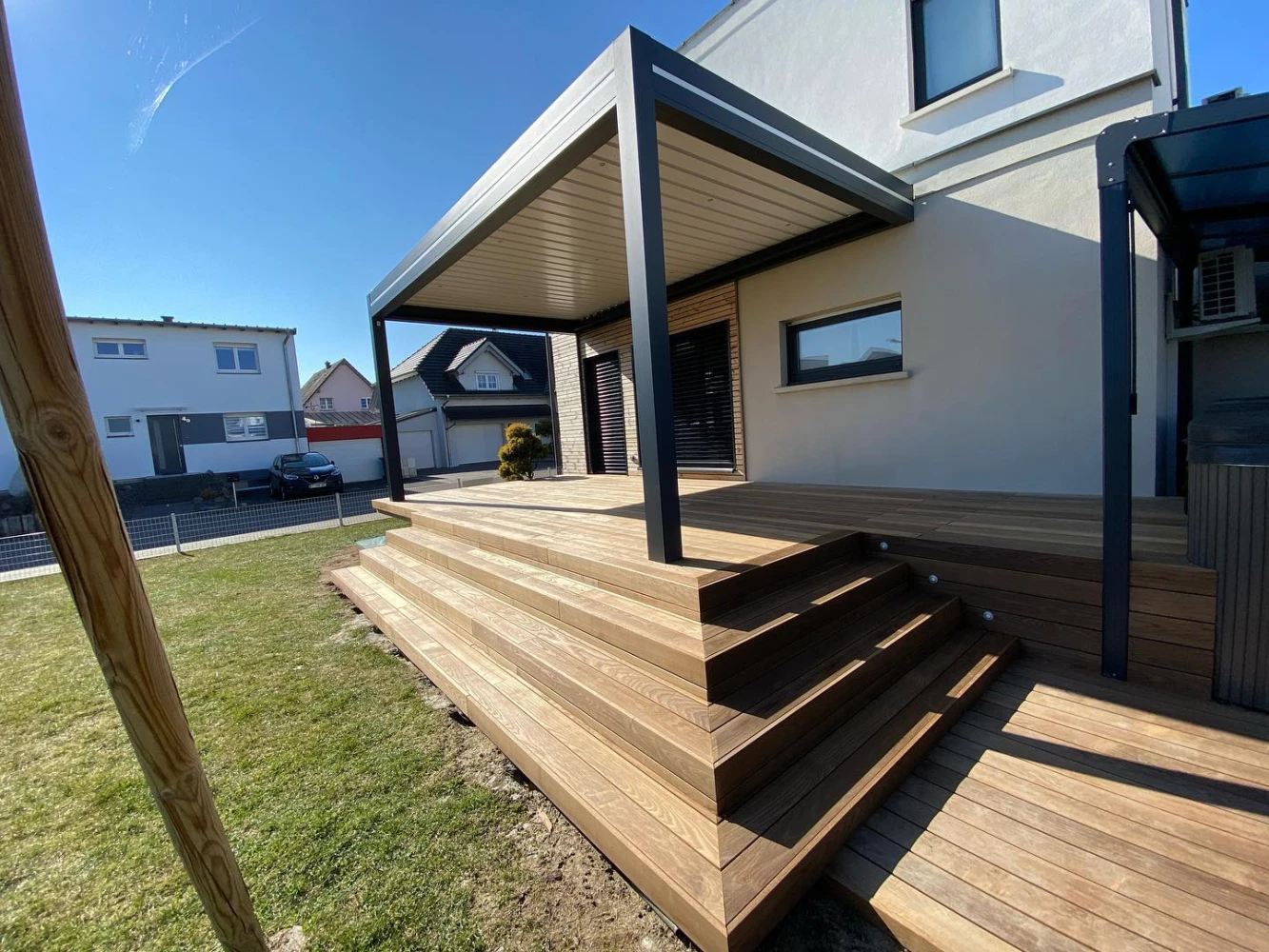 Terrasse en Thermofrêne sur système Grad posée à Drusenheim – BH Solutions