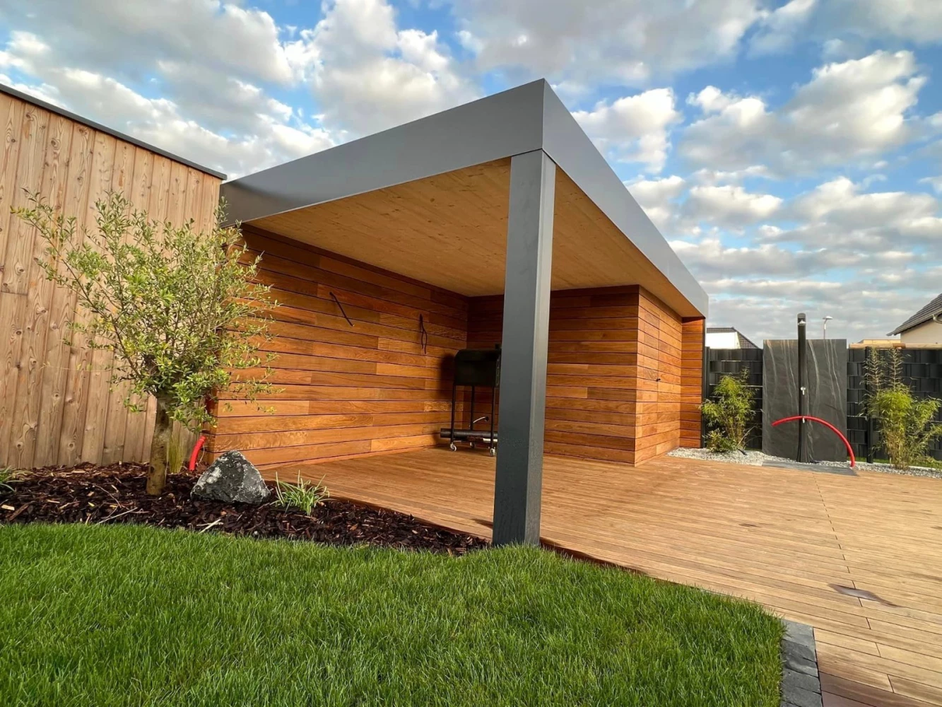 Pool house en bois posé en Alsace par BH Solutions