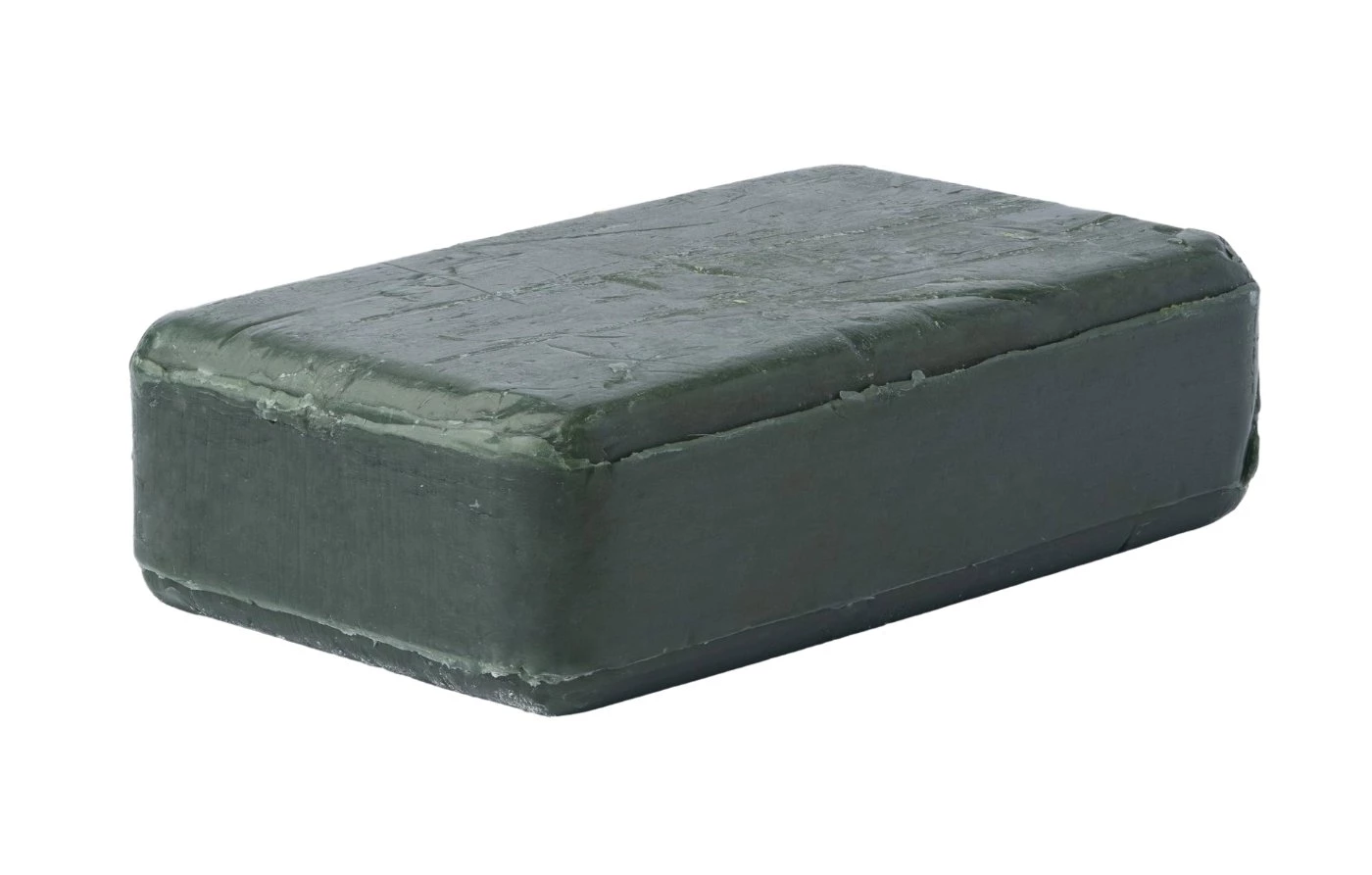 Savon noir utilisé pour nettoyer une terrasse en bois