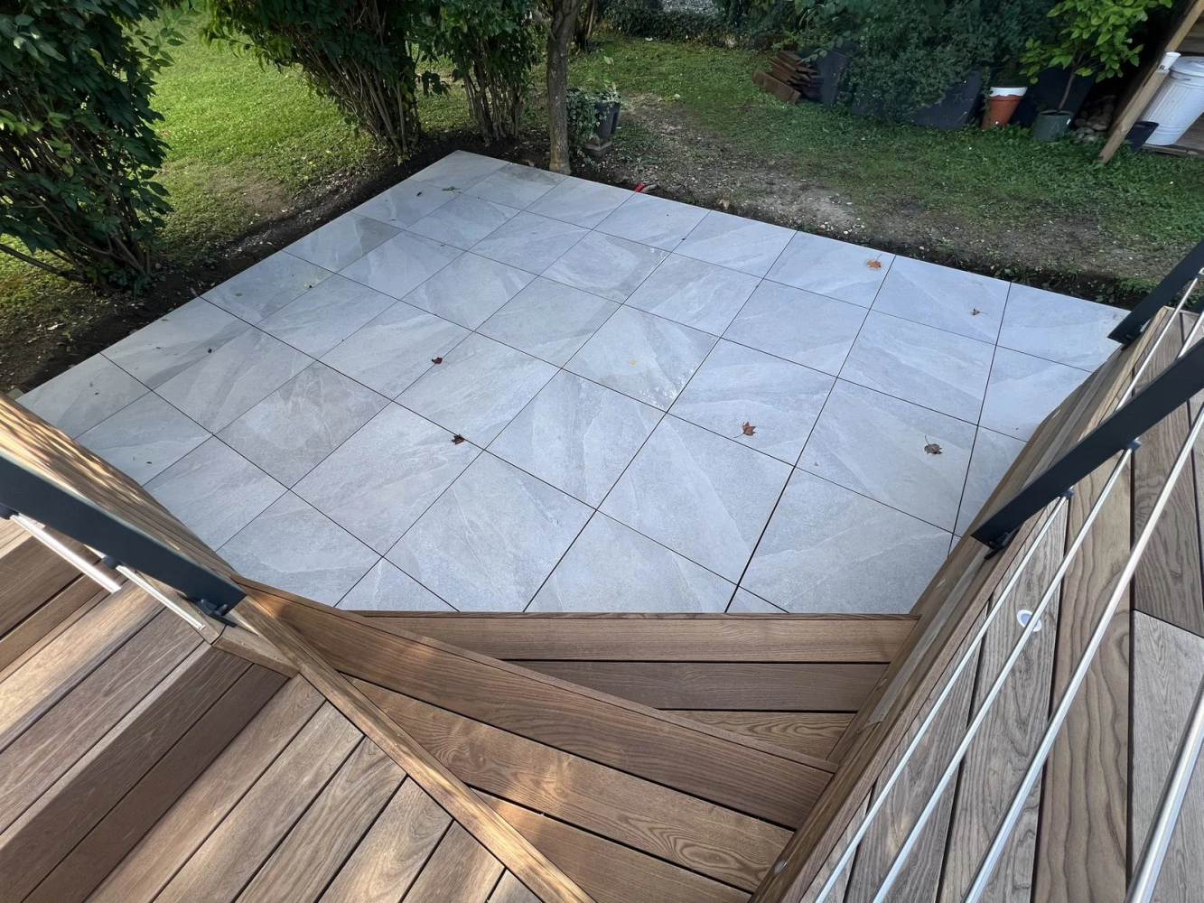 Terrasse basse en dalles grès cérame à Strasbourg-Robertsau – BH Solutions