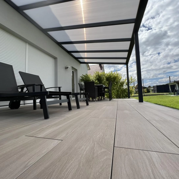 Terrasse en grès cérame grand format à Rittershoffen, près de Haguenau – BH Solutions