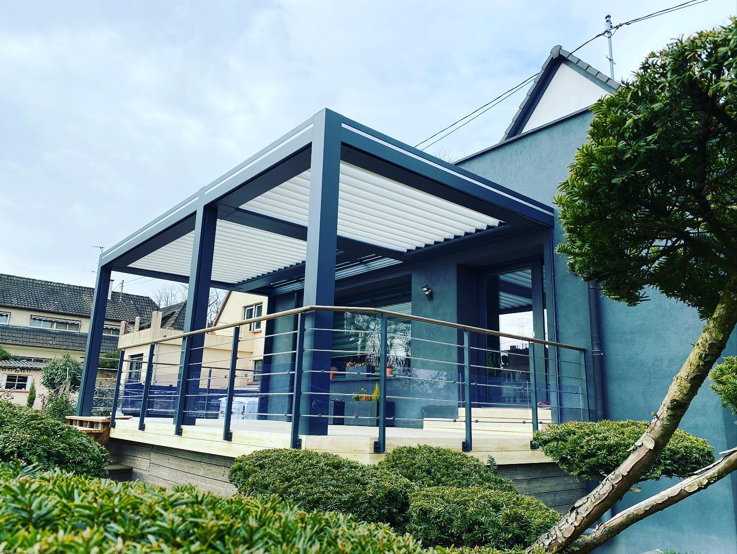 Pergola en alluminium posée par BH Solutions